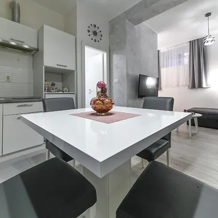 Stari Grad Apartmán