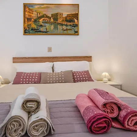 Stari Grad Apartman *