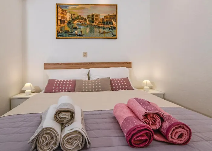 Stari Grad Apartman *